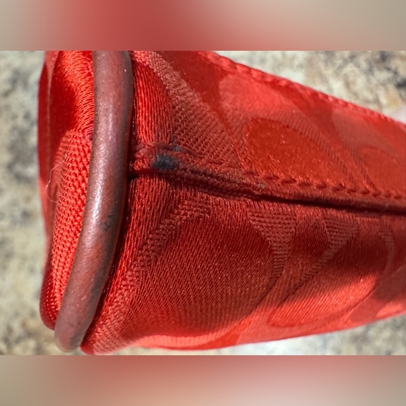 Coach x Estee Lauder 2010 Holiday Edition Cosmetic Bag - Picture 4 of 11